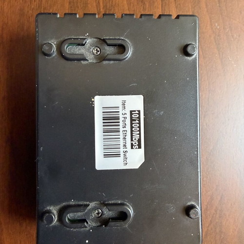 5-port Ethernet switch 10/100 Mbps