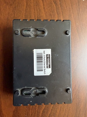 5-port Ethernet switch 10/100 Mbps