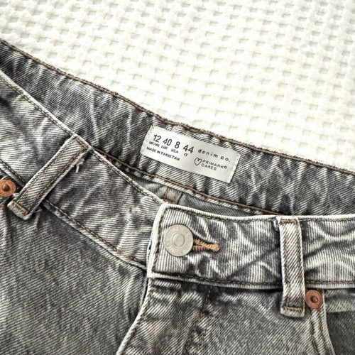 Denim Co. gray jeans size 40 new with rips