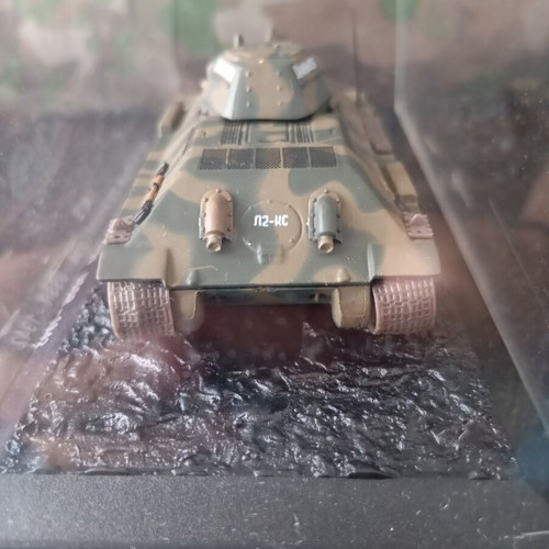 DeAgostini T-34/76 Soviet Tank 1:72 Die-Cast Model 1942