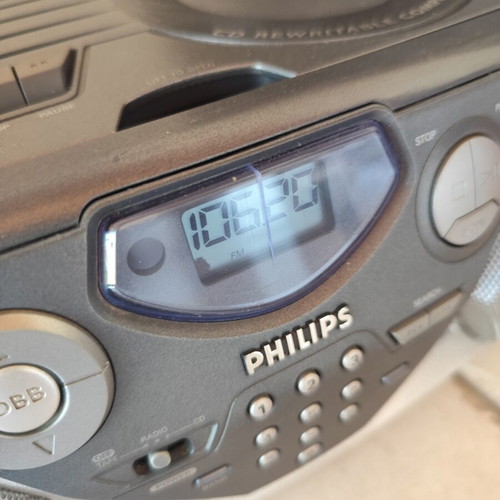 Philips AZ1505 CD Player Cassette Boom Box used