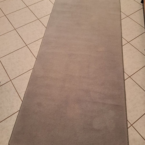 Light gray carpets set of 3 like new