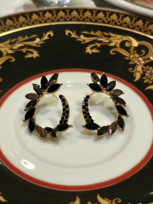 Opera earrings new, brass with crystals