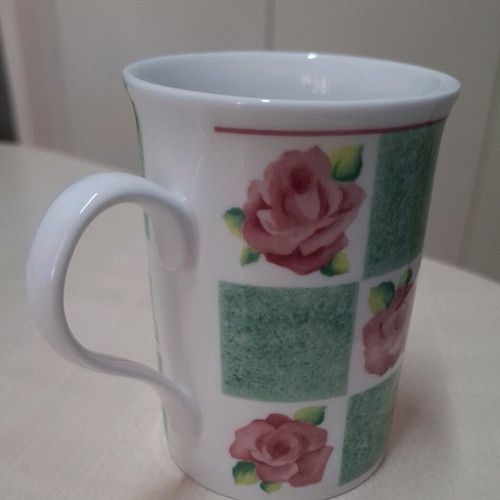 Crown Trent coffee mug like new with pink flowers