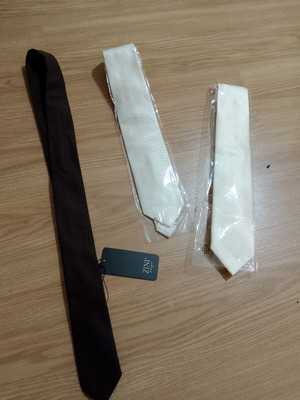 Men's ties like new, pack of 3, Zini and Leonardo francece