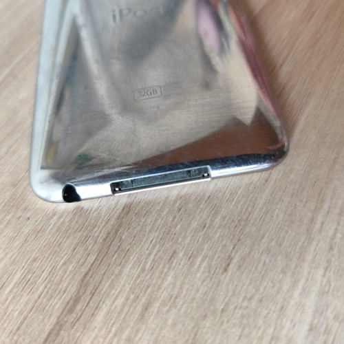Apple iPod touch 4th Generation 32GB used