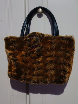 Vintage brown fluffy handbag like new