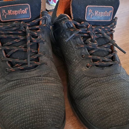 Men's work shoes used, size 42, athletic style