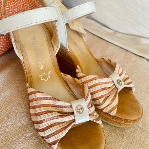 Tamaris platform sandals like new, size 38 with strap and fabric