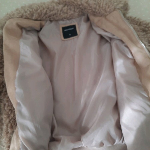 Pink Woman beige boucle jacket size XL like new