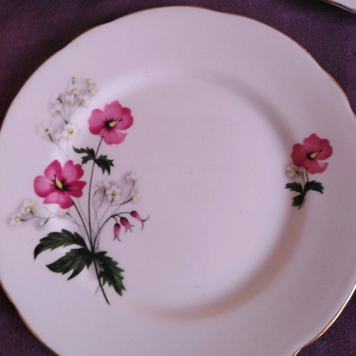 Royal Stafford porcelain plate set of 3 like new, romantic design