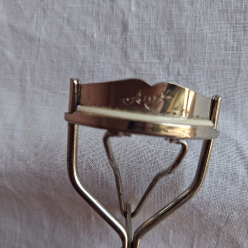 Vintage Amy Eyelash Curler used with silicone pad