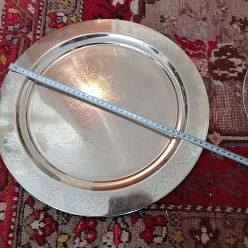 Glass bell with tray for sweets and decoration