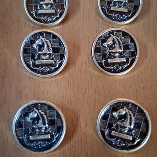 Buttons with Chess Design set of 10 like new, gold and bronze