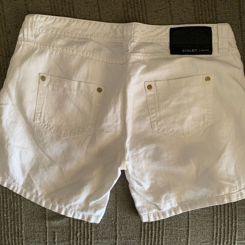 Sisley white shorts and Bershka beige crop top set like new