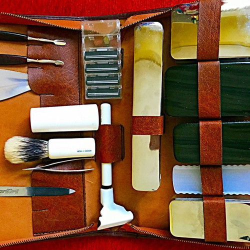 Deluxe leather personal care gift set new with case