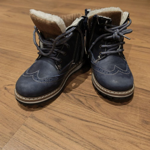 Children's winter boots size 27 like new, blue with fur lining
