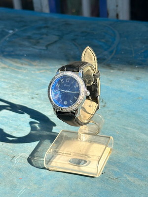 Vintage Pearl wristwatch with blue dial and stones