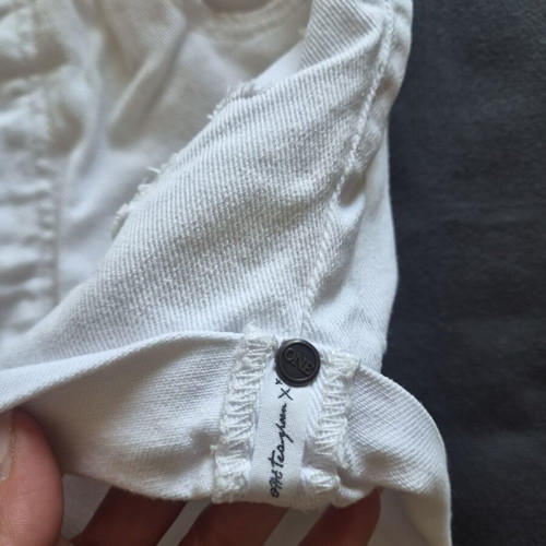 One Teaspoon white high-waisted denim shorts like new, size 28
