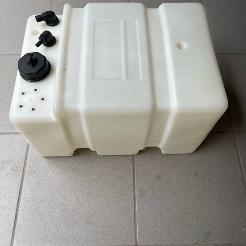 Italian boat water tank 45 liters new, unused