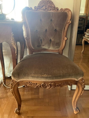 Chair like new with excellent quality