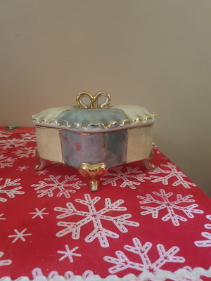 Old porcelain fondantière used