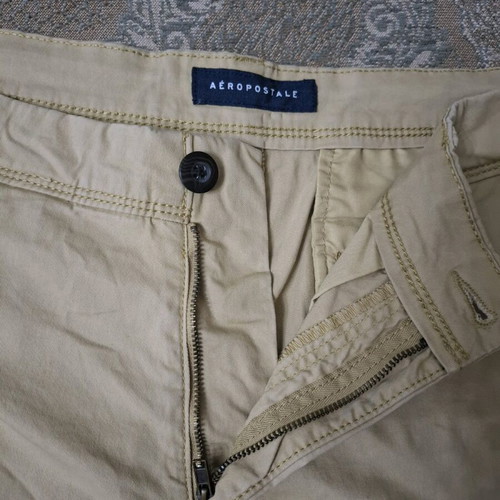 Aeropostale bermuda shorts like new, size M, beige
