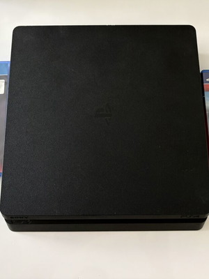 PlayStation 4 Slim 1TB κονσόλα με FIFA 20 και God of War