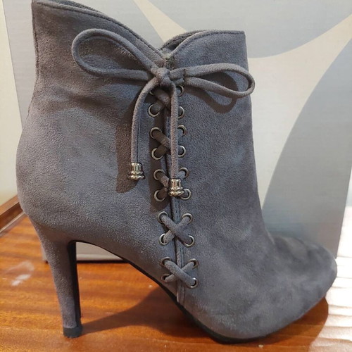 Velour women's ankle boot like new, size 37