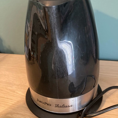 JuroPro 2.0 liter kettle used, black with inox surfaces