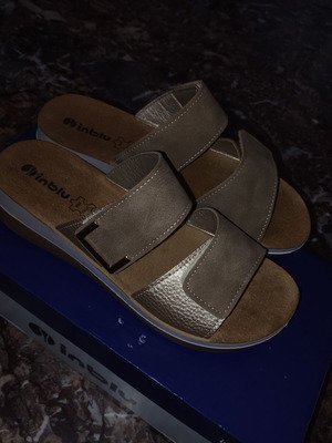 Inblu women's anatomical slippers beige size 37 like new