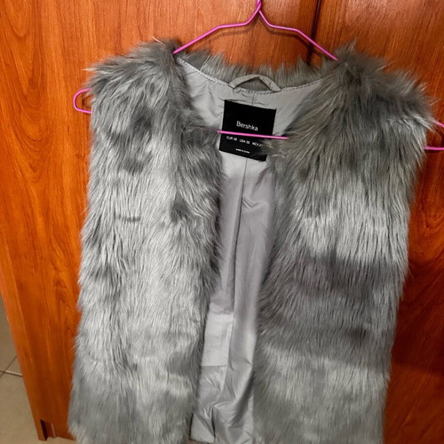 Bershka grey sleeveless fur vest size XS like new