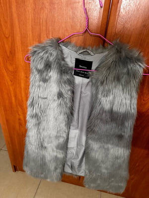 Bershka grey sleeveless fur vest size XS like new