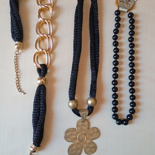 Black necklaces set of 3 like new