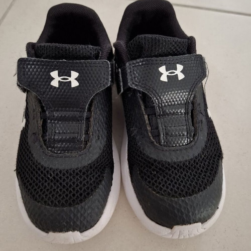 Under Armour Surge 3 kids' athletic shoes used, size 27, black