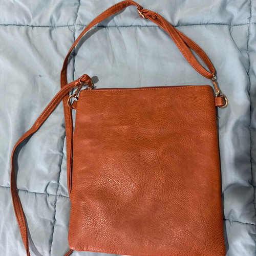 Women's bag like new with 4 pockets in brown color