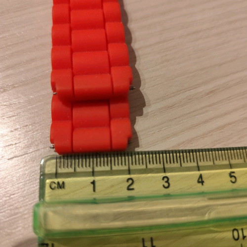 Set of 2 watch straps 2 cm wide silicone or rubber like new