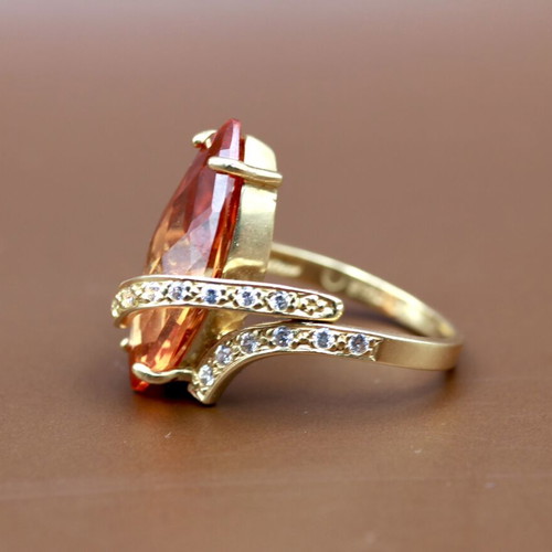 Gold ring 14 carat with imperial topaz used