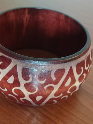 Wooden bracelet like new, brown