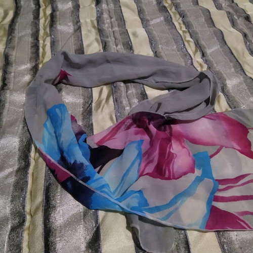 Women's scarf