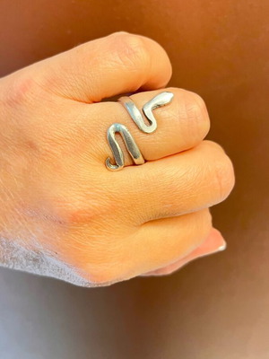 Gianniotiko silver handmade snake ring like new