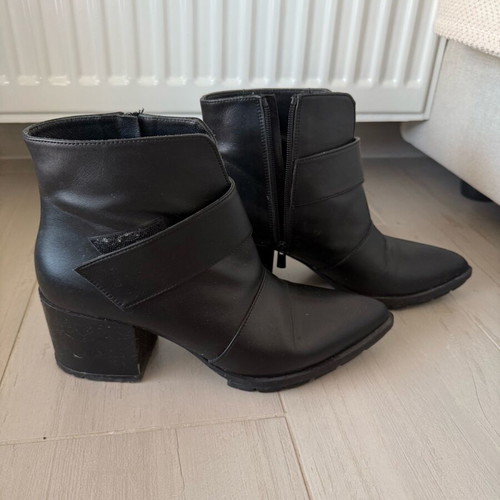 Glamazons leather ankle boots used, size 39, black