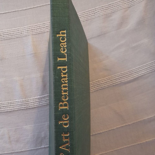 Book L'art de Bernard Leach hardcover like new, in French