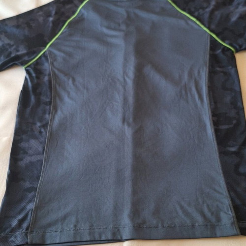 Men's T-shirt like new, size M, black and gray