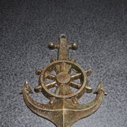 Vintage brass nautical wall decoration anchor with ship wheel