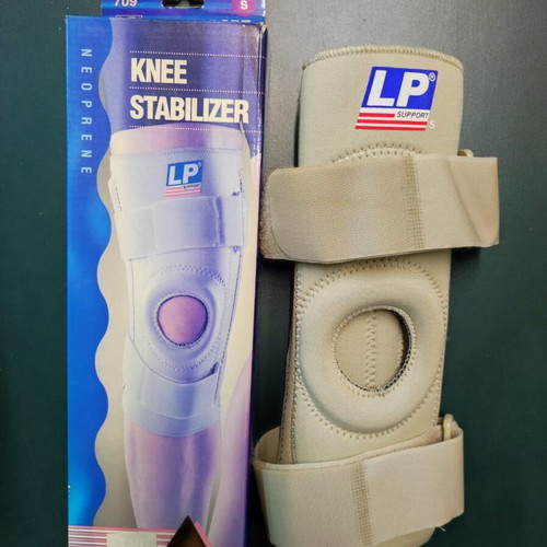 Knee brace with velcro and stays size XL new