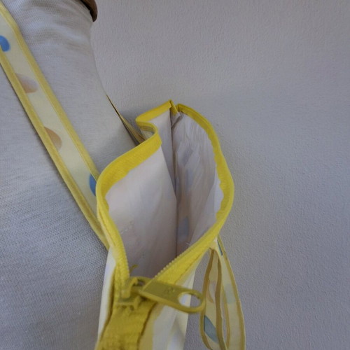 Beach bag like new, blue and yellow, plastic lining