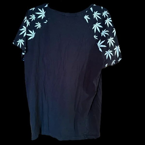 T-shirt MBLK&CO black with leaf print on sleeves and pocket, like new, size M