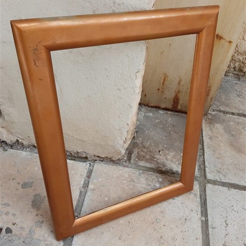 Κορνίζα ξύλινη μεταχειρισμένη 62x77 cm