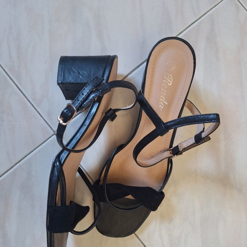 Heeled sandals size 40 like new, 7cm heel, black